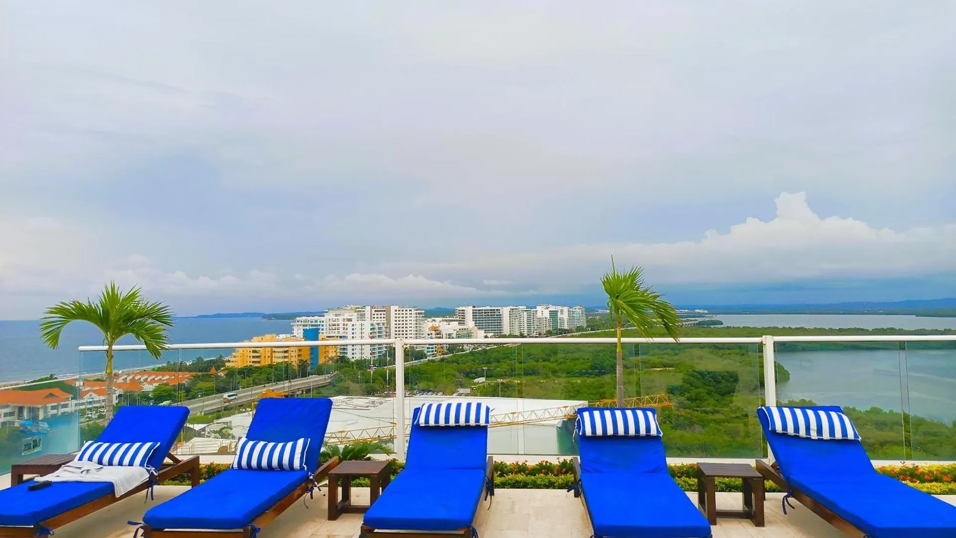 Apartamento Con Jacuzzi Privado Cerca A Playa Azul Cartagena شقة